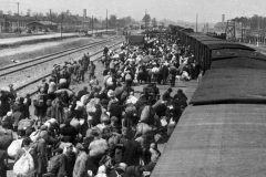 csm_Gleise_Auschwitz_1944_1ec39ef081