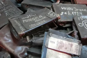 Zájezdy do Osvětimi s průvodcem 2026 ceny od 1 399 Kč