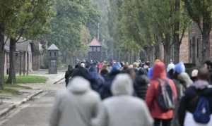 Čtěte také: 1,95 milionu návštěvníků v Památníku Osvětimi v roce 2025