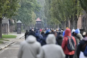 1,95 milionu návštěvníků v Památníku Osvětimi v roce 2025